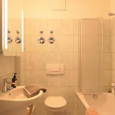 Villenappartement Mit Blick Ins Gruene Am Rande Der Wunderschoenen Altstadt Висмар Экстерьер фото